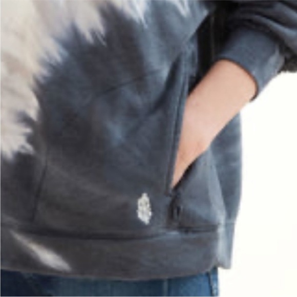 FP Movement by Free People Metti Crew Sweatshirt Tie-Dye Black White XS - Picture 3 of 6